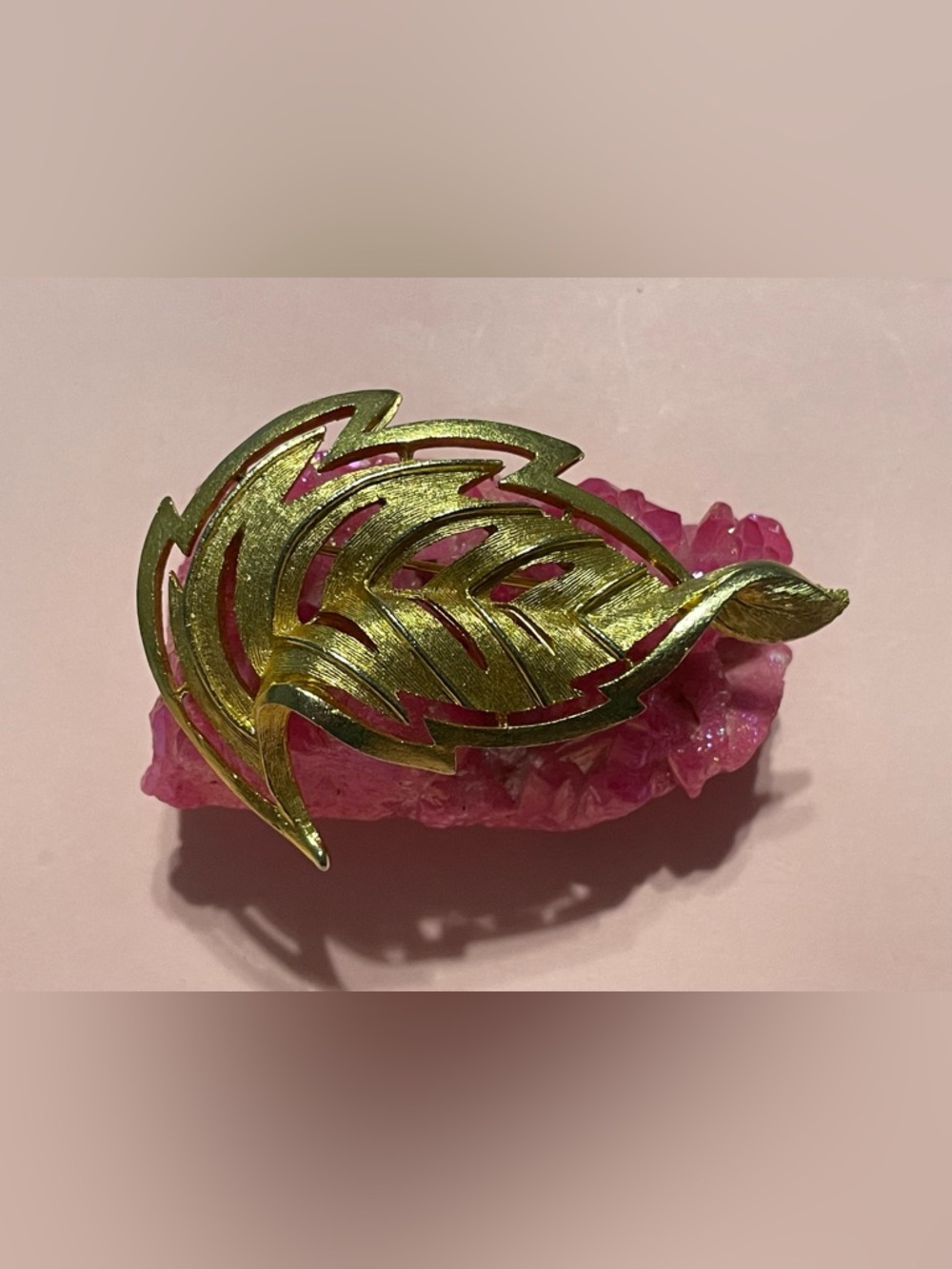 Vintage Expan Gold Tone Leaf Brooch #9647